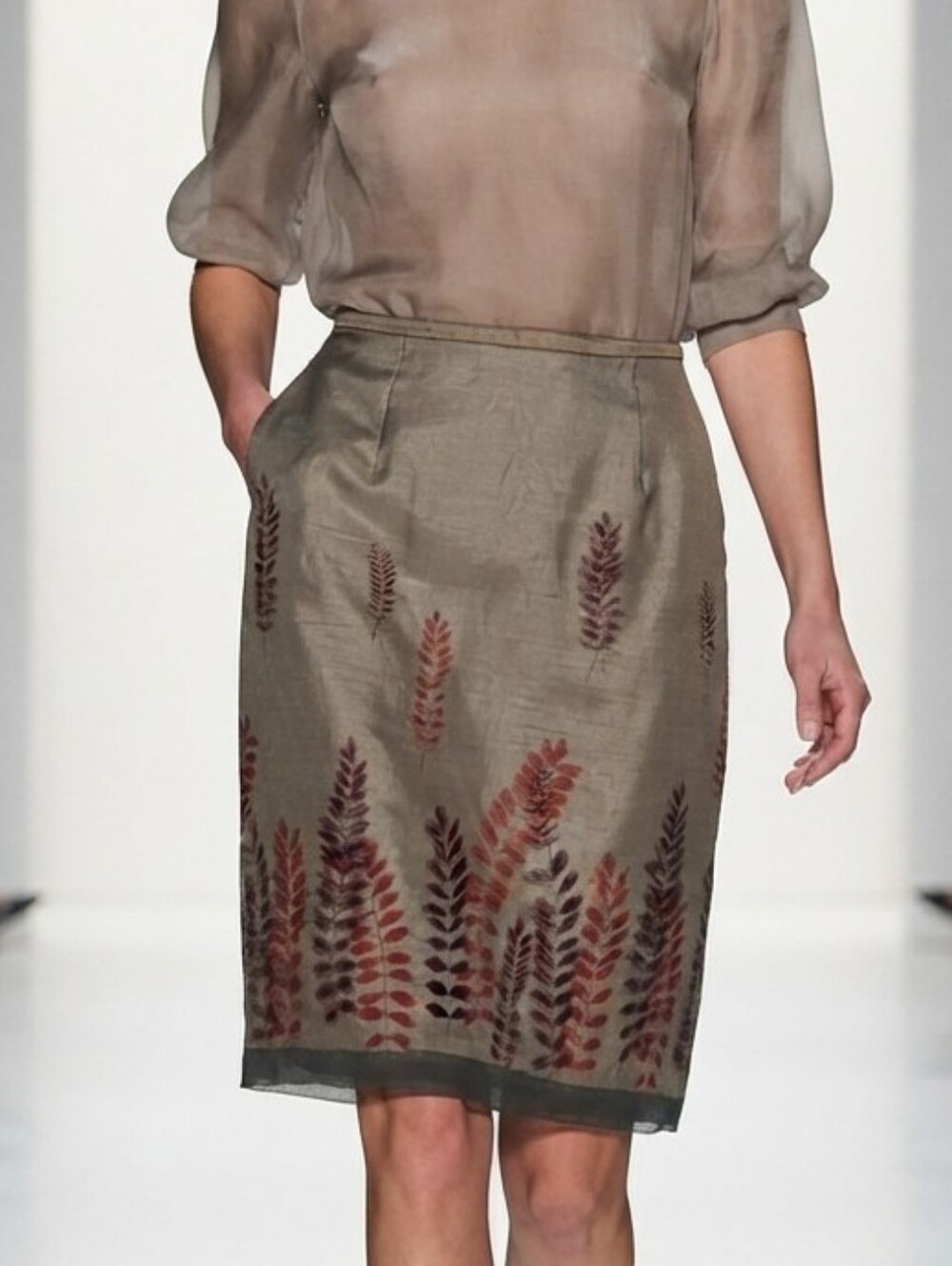 Alfani Woman 100% Silk Midi Skirt Olive Green Leaf Print Size 14W